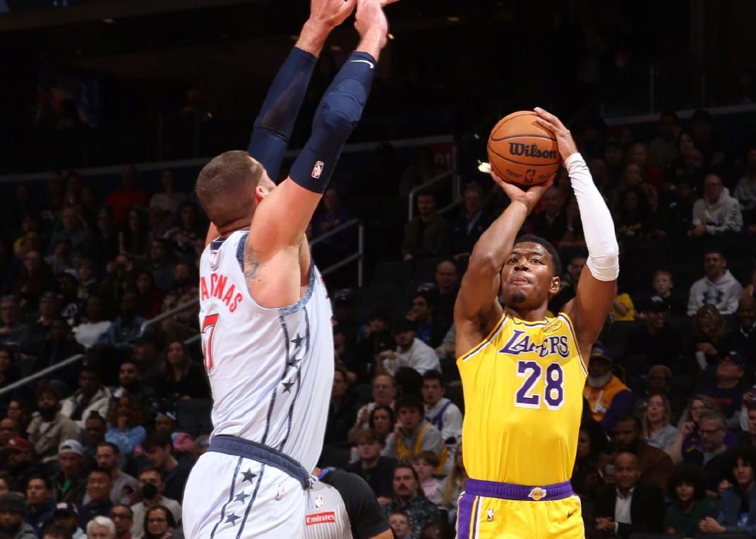 湖人遭遇奇才逆转,戴维斯投篮扣篮不中 湖人遭遇奇才逆转,戴维斯投篮扣篮不中