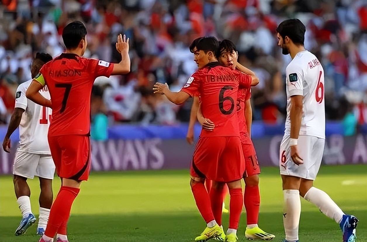 开云体育APP下载-关于亚洲足球赛场上绝技频现，实力碰撞火花四溅的信息