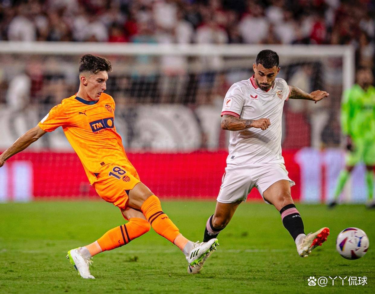 开云APP-瓦伦西亚客场战平对手，球队稳健防守有功