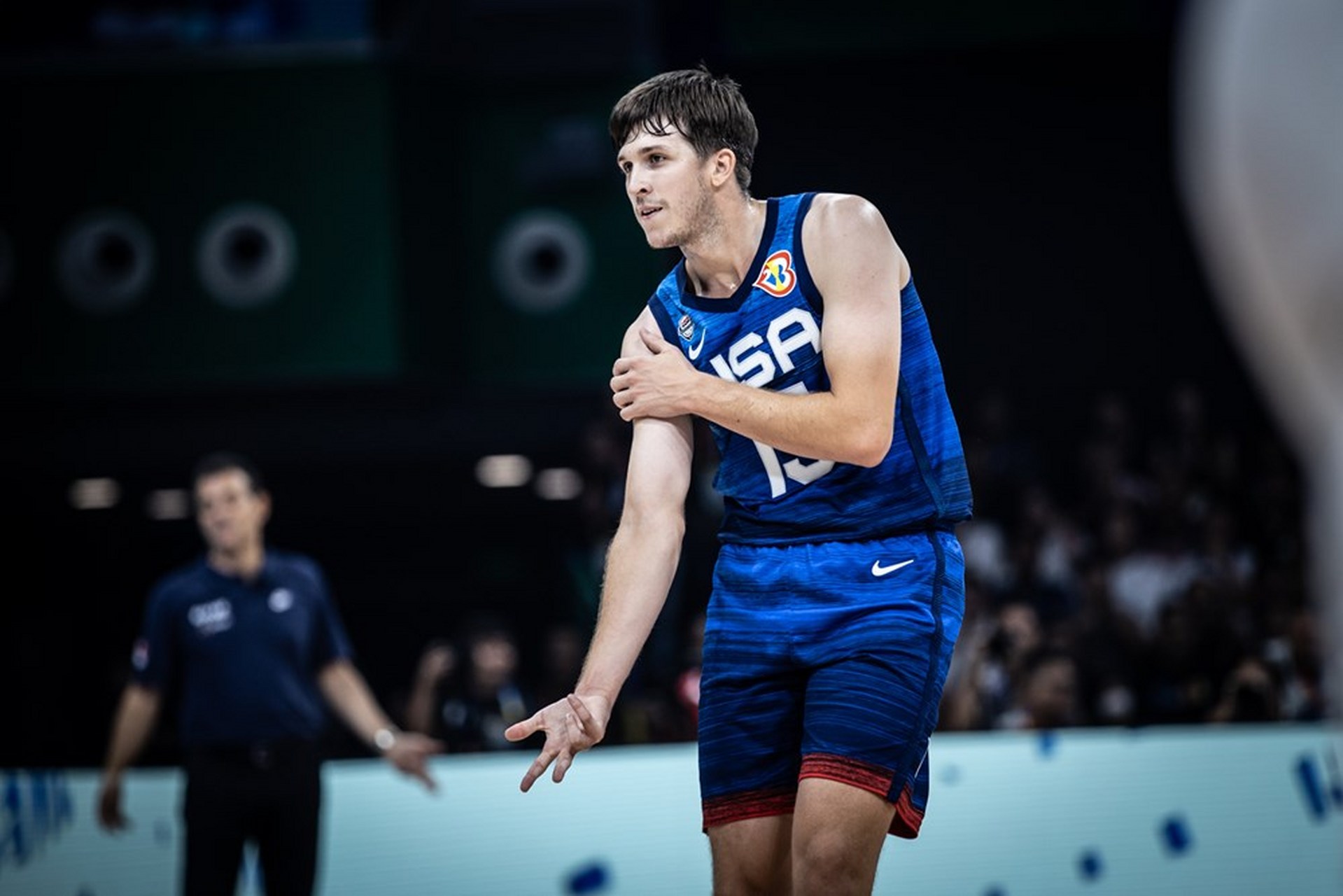 开云体育官网-在篮球世界杯中脱颖而出的新星球员