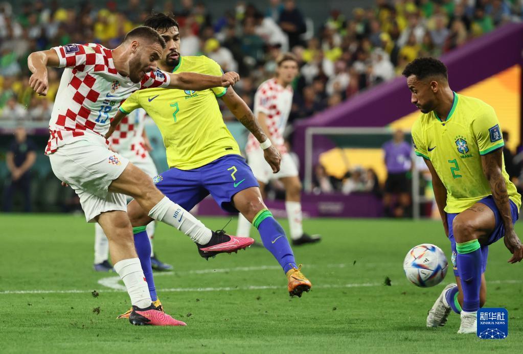 开云体育平台APP-克罗地亚队大胜西班牙队，成功挺进欧洲杯四强的简单介绍