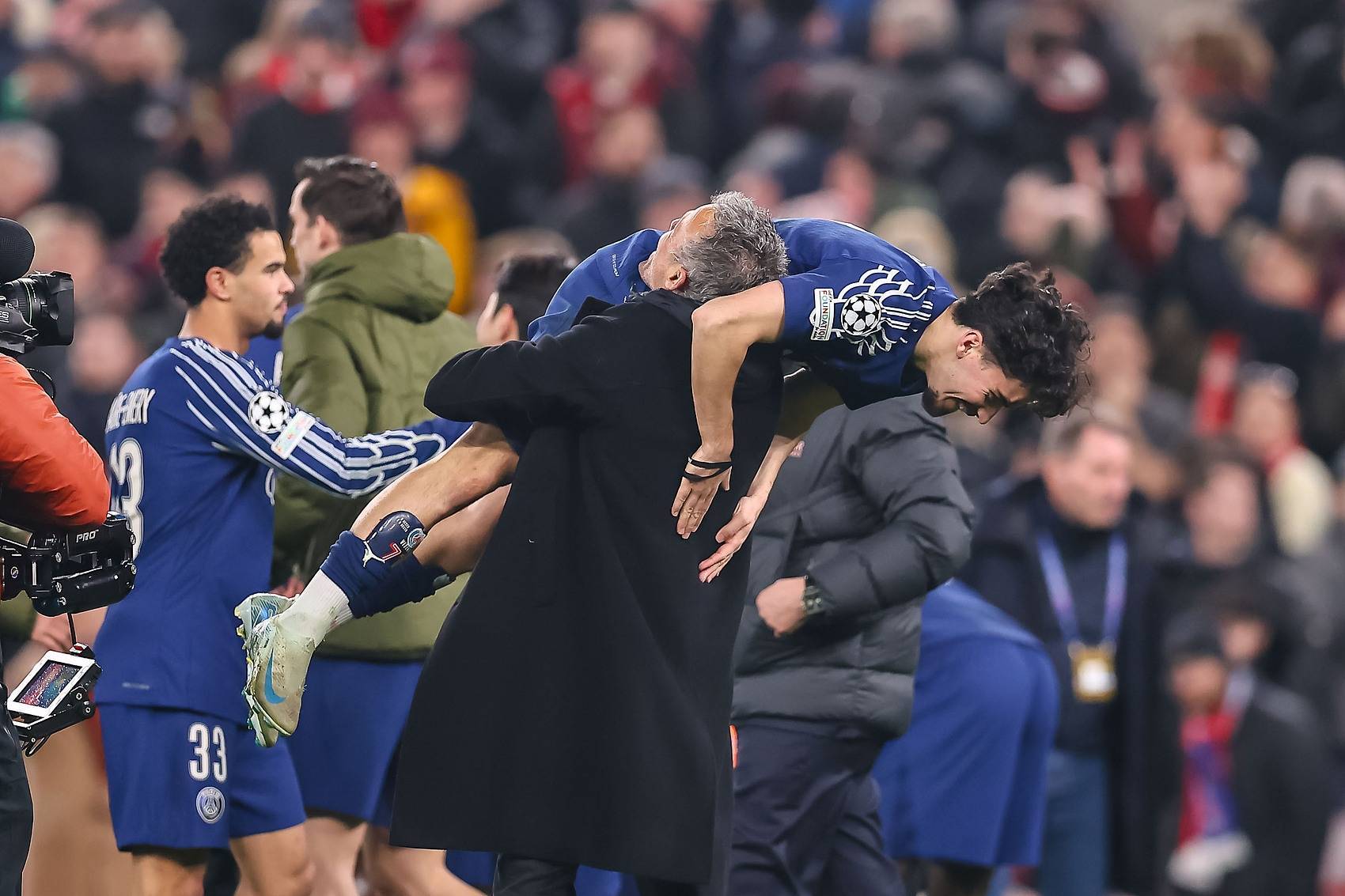 包含实现胜利保持不败，球队整体实力超群的词条