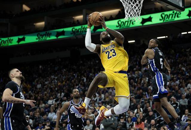 开云下载-湖人连败不振，球队士气受到打击的简单介绍