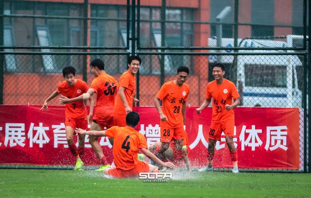 开云官网-关于国内足球联赛实力对比表现出色，球员竞技精神尽展的信息