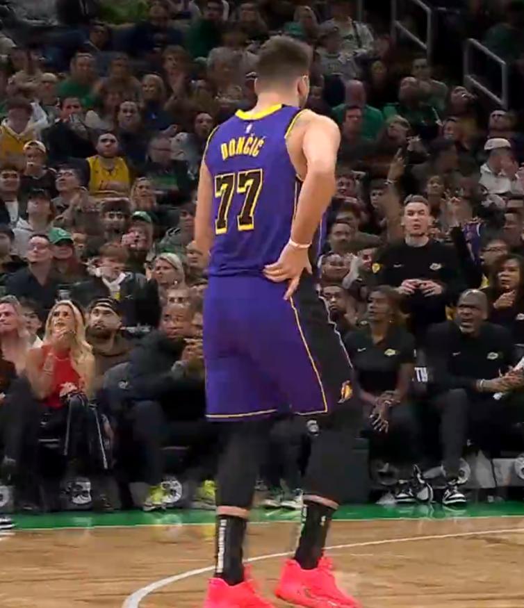 开云体育-湖人全队伤病不断，主力缺阵令人担忧的简单介绍