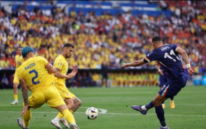 罗马边路防守严密，禁止对手进攻的简单介绍