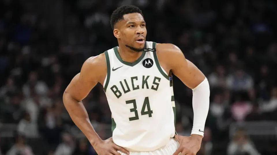 开云体育入口-中国男篮血洗掘金，字母哥惊艳世界