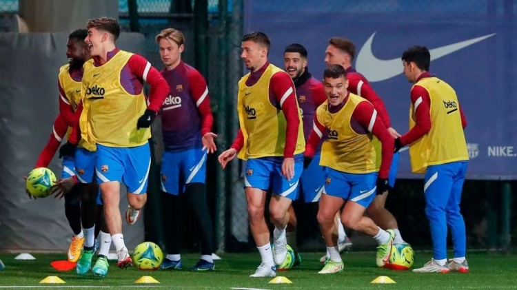 塞维利亚轻取巴黎，佩德里统治全场