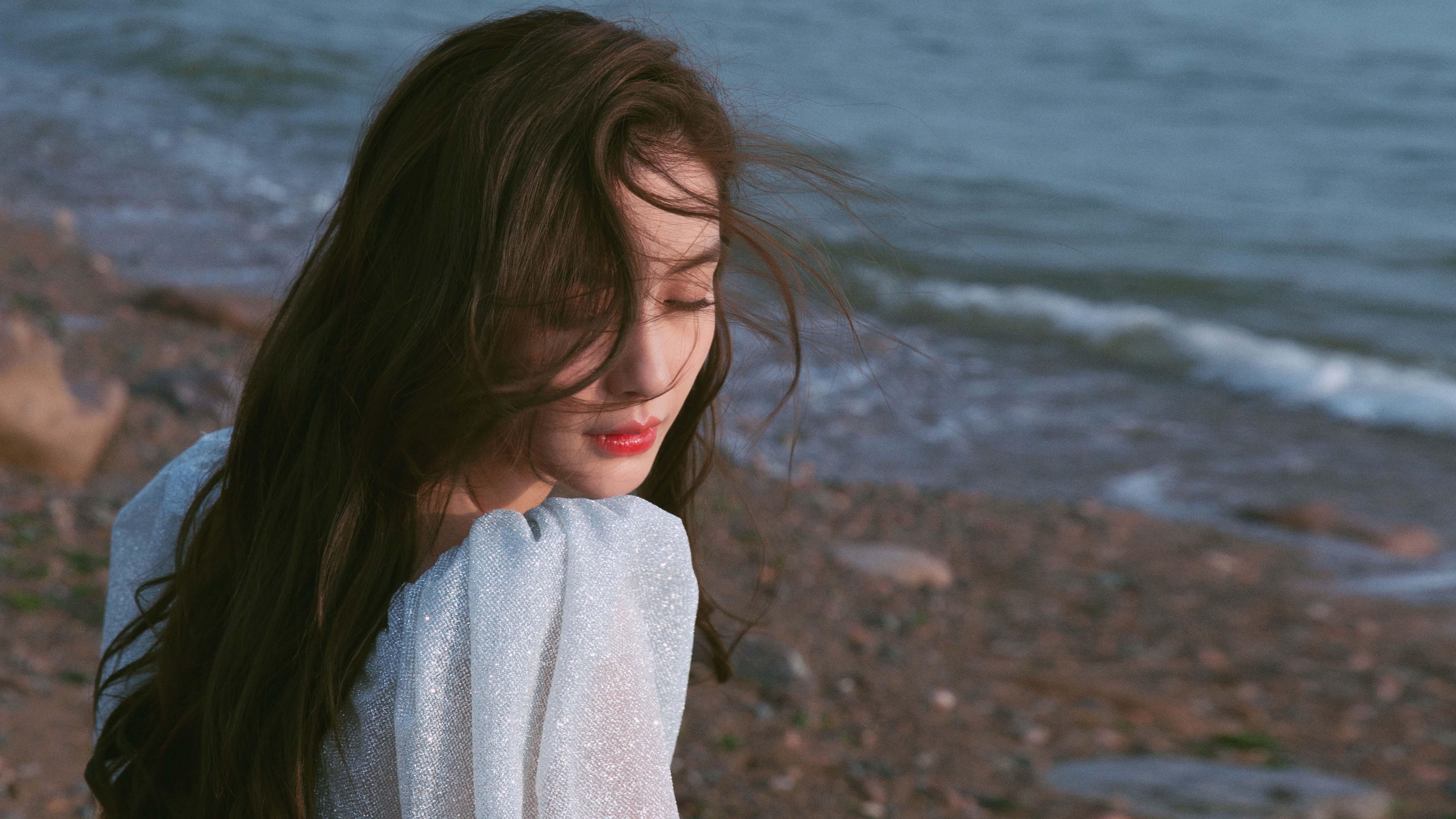 墨黑赛道与橙色火焰,当西亚卡姆一手掌控夜的狂想